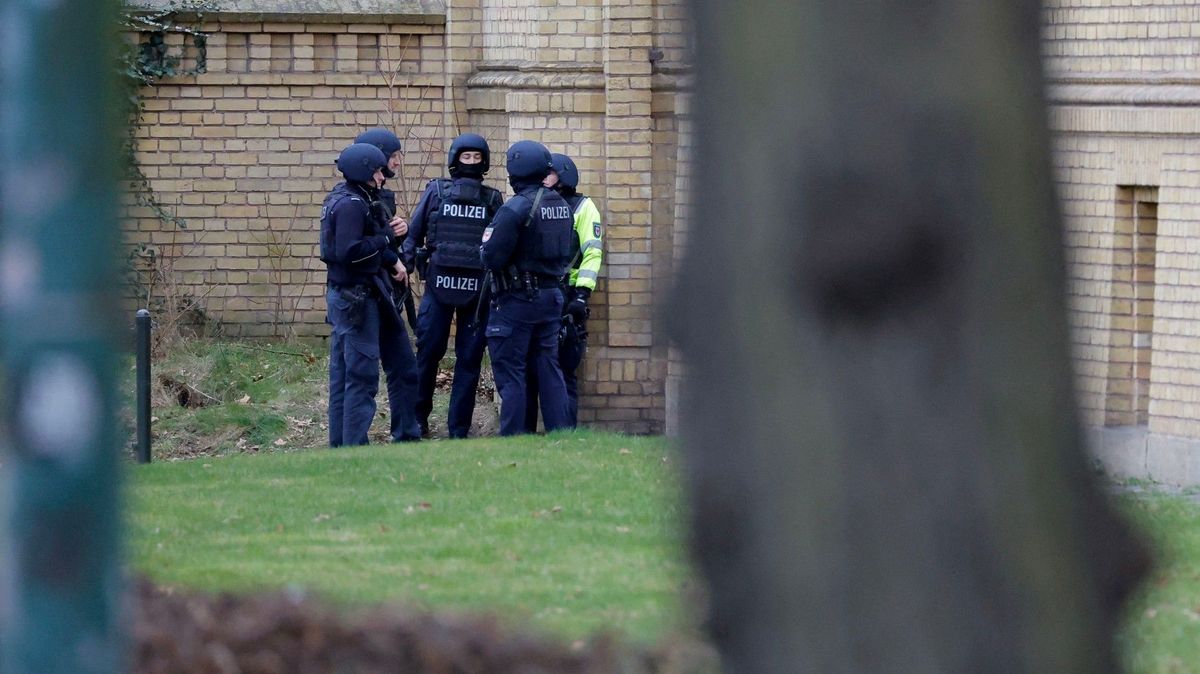 Nedaleko školy v německém Bramsche byli postřeleni dva muži